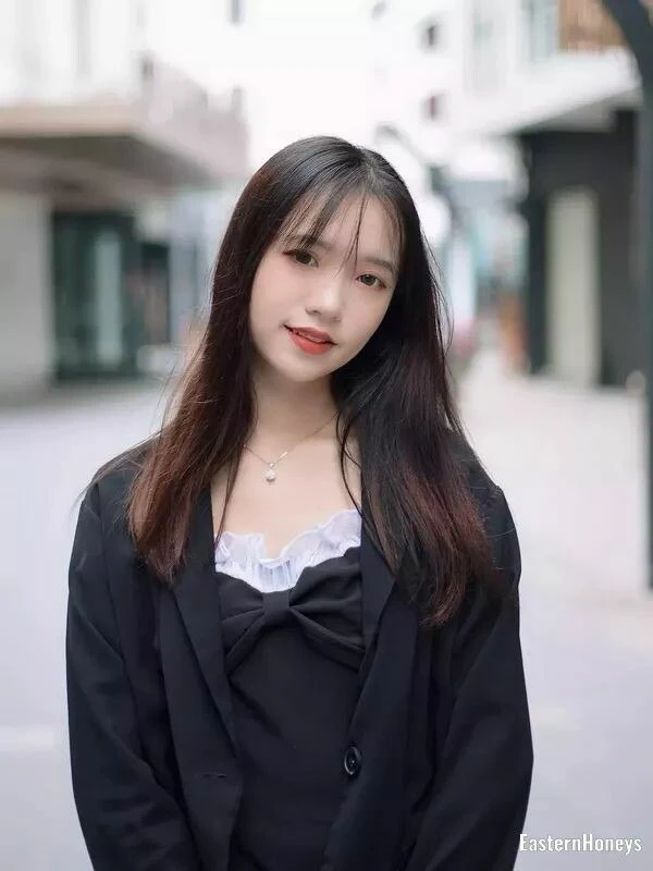 Yuqian Profile image 2