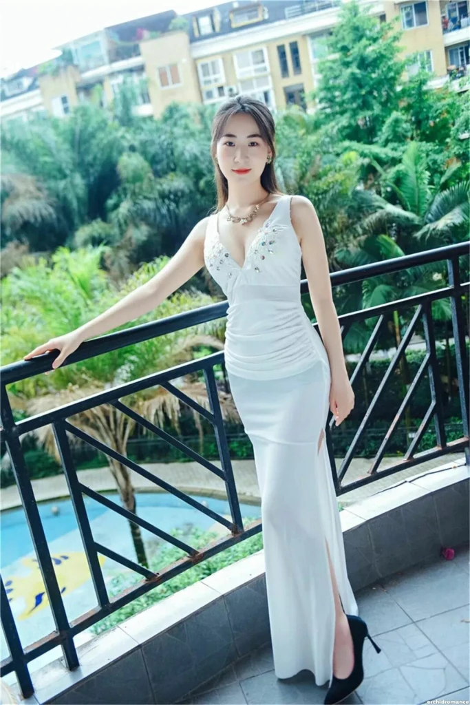 Ling Profile image 4