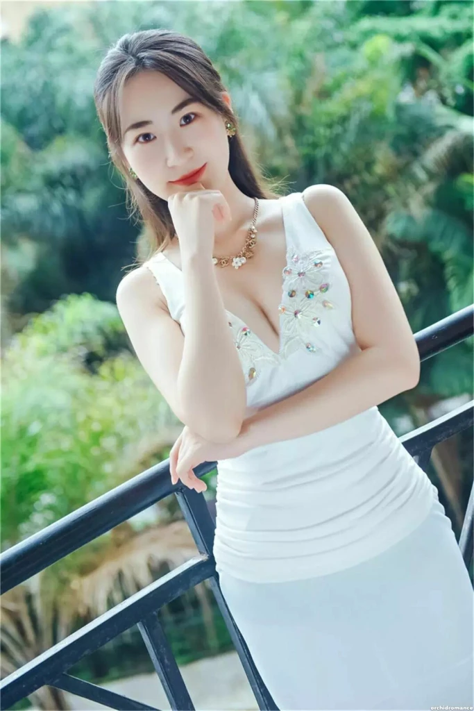 Ling Profile image 3