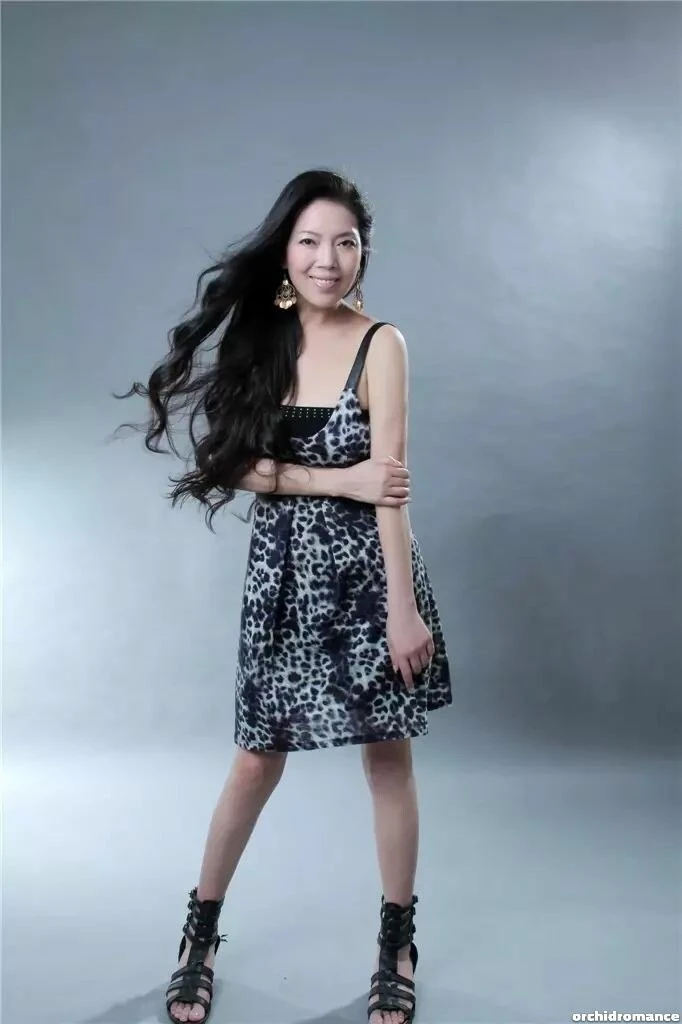 Li Li Profile image 2