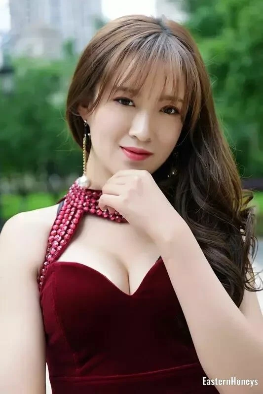 Lina Profile image 2