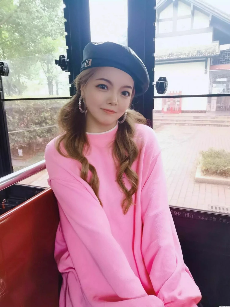 Wen Qing Profile image 3