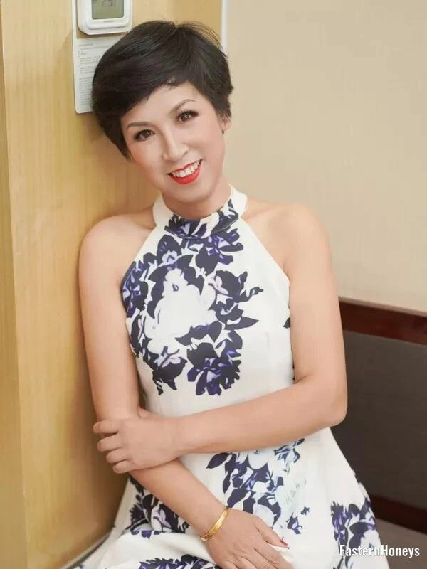 Li Li Profile image 4