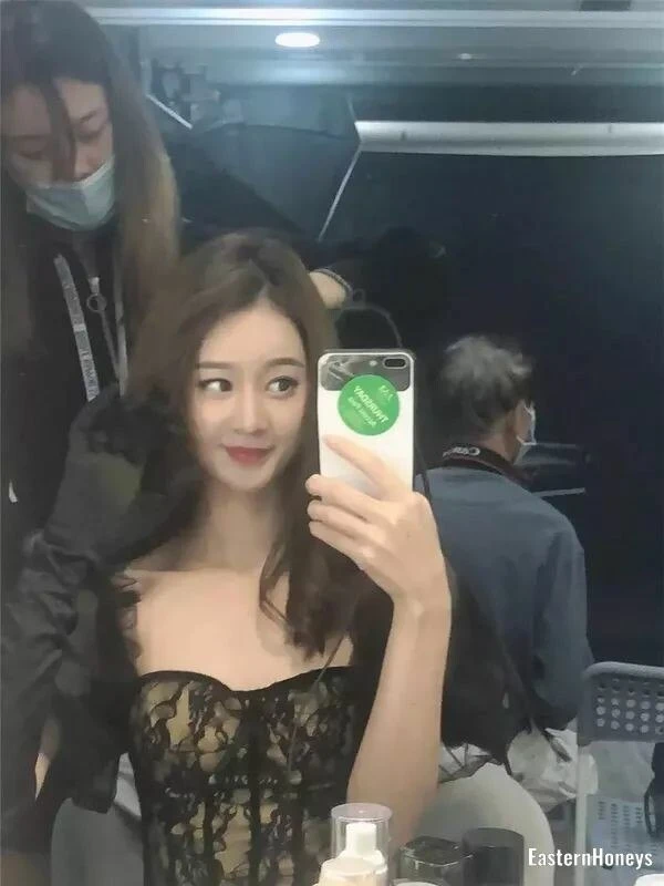 YiMeng Profile image 4