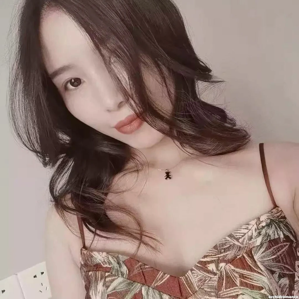 Yuanyuan Profile image 4