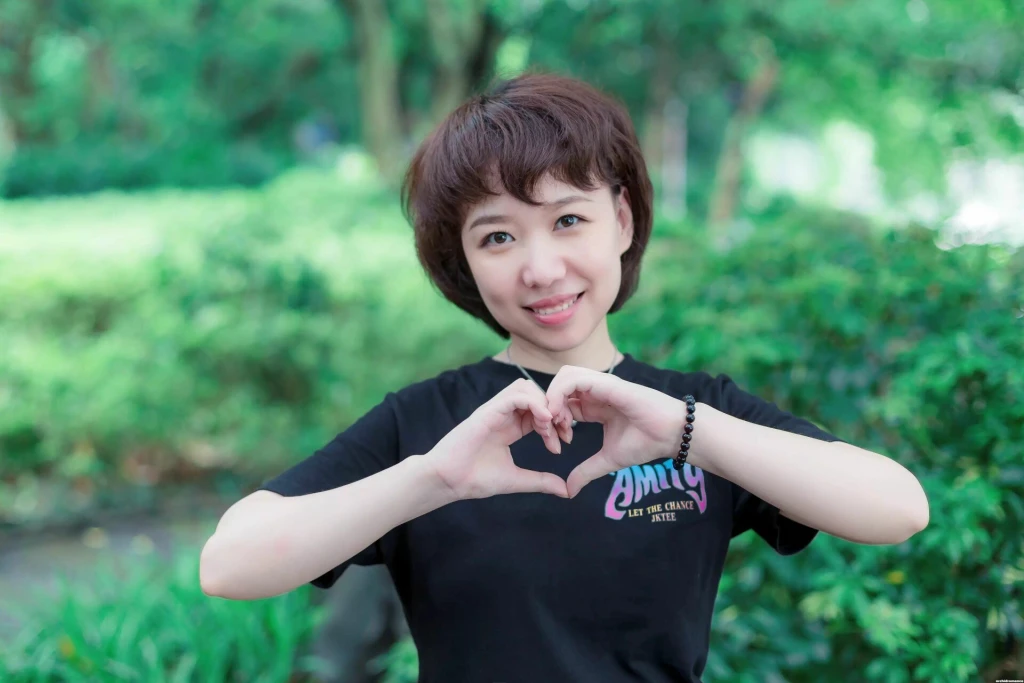Puhong Profile image 2
