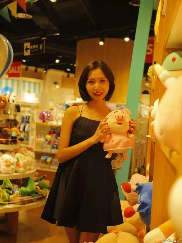 Renfeng Profile image 3