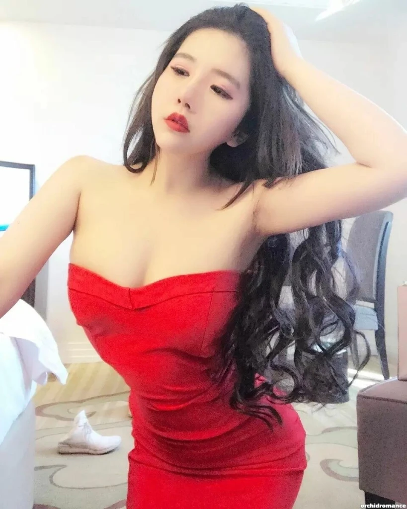 Beatrice Profile image 2