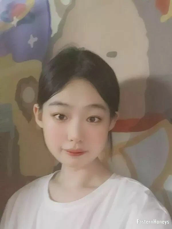 Sarah Profile image 1