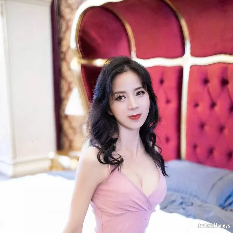 Faye Profile image 4