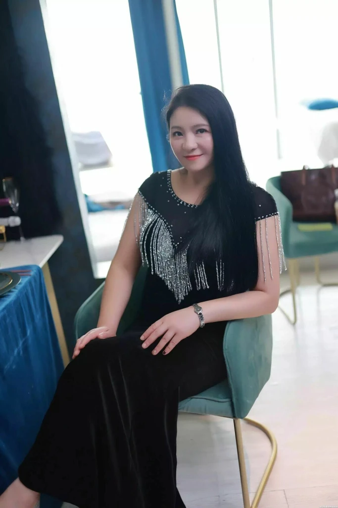 Huizhong Profile image 3