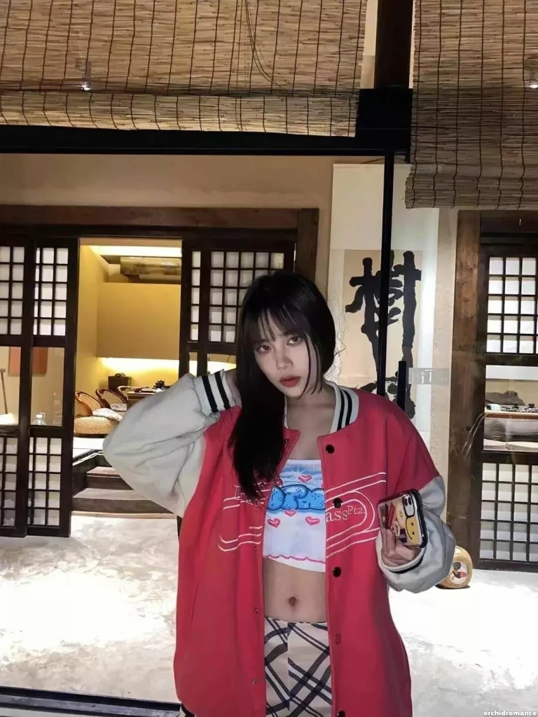 Clare Profile image 4