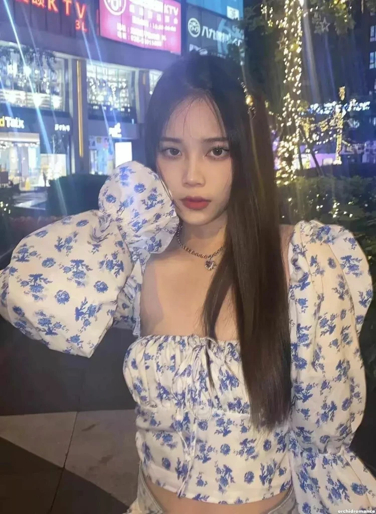 Clare Profile image 2